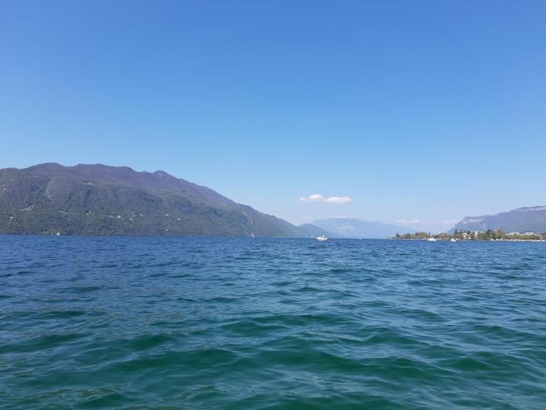 Le Lamartine, vue magnifique face au Lac du Bourget Aix-les-Bains Extérieur photo