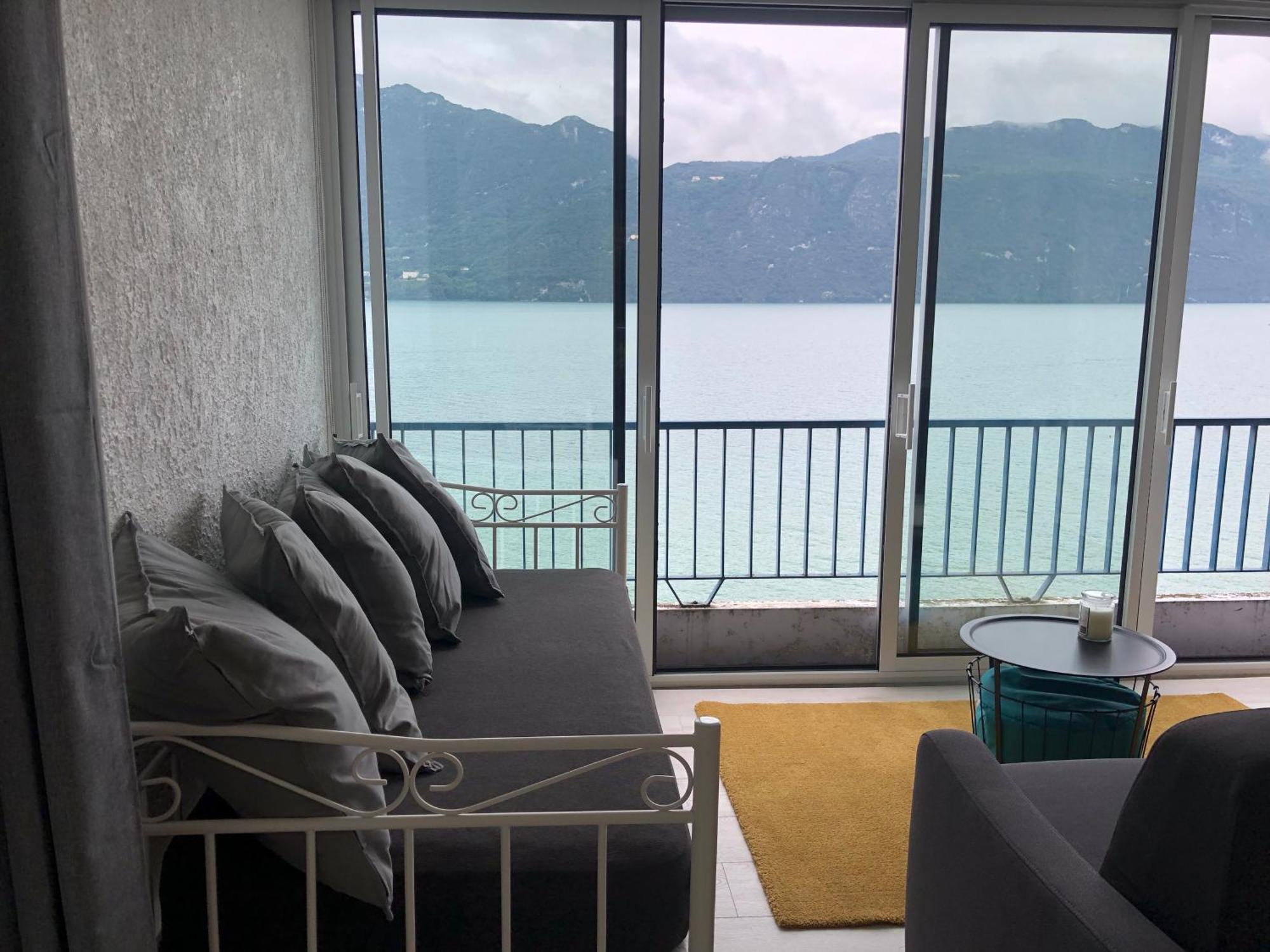 Le Lamartine, vue magnifique face au Lac du Bourget Aix-les-Bains Extérieur photo